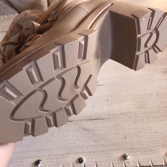 Fall/Winter Heel Boots - Picture 3 of 4